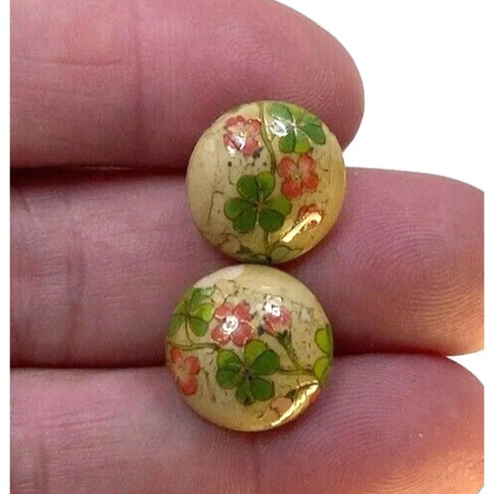 Vintage Round Earring Hand painted‎ Wood Glazed Clover Flower .5 inch